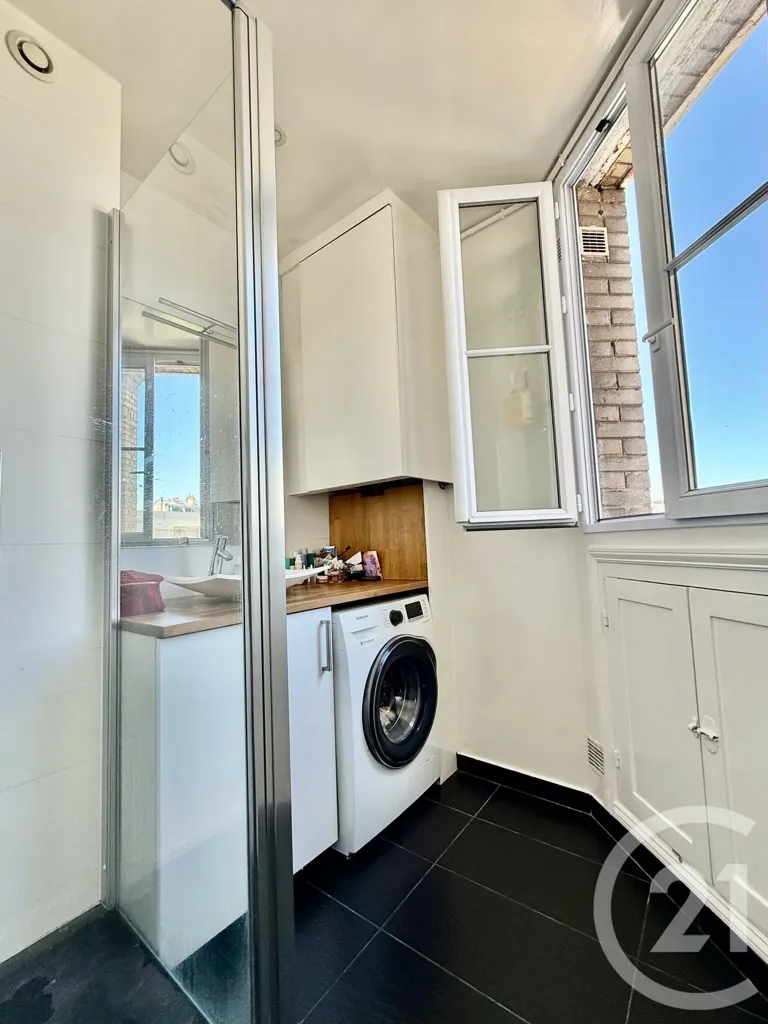 Utility Room - Charming 2-Bedroom Flat in Batignolles, Paris