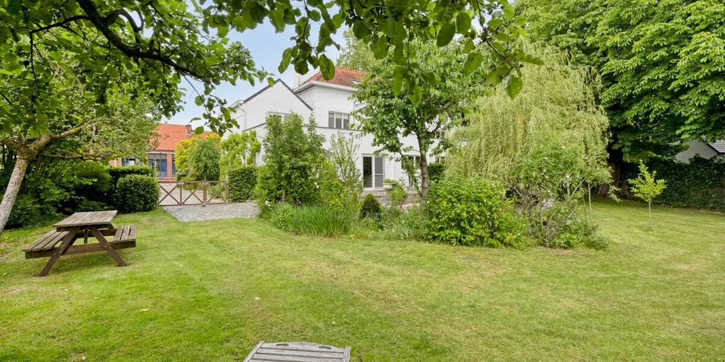 Aed - Historic Villa with Garden in Heppen
