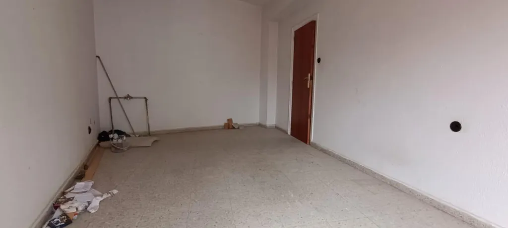 Stanze - Flat for Renovation with Balcony in Zamora