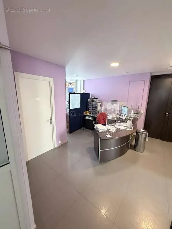Kabinet - Luxury Apartment with Business Potential in Nice