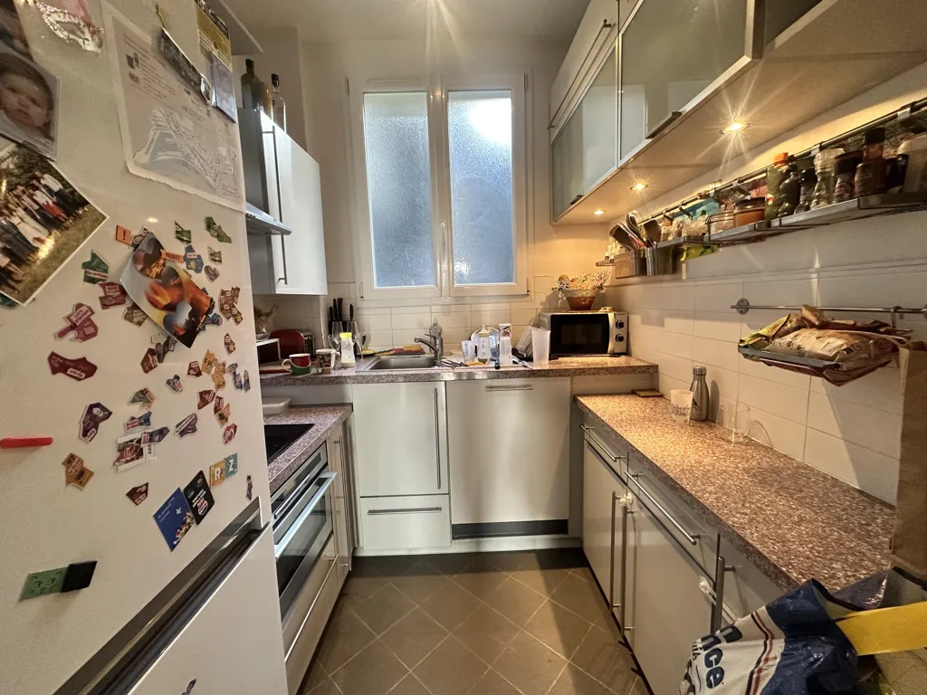 Köök - T5 Apartment with Parking near Boulevard des Belges