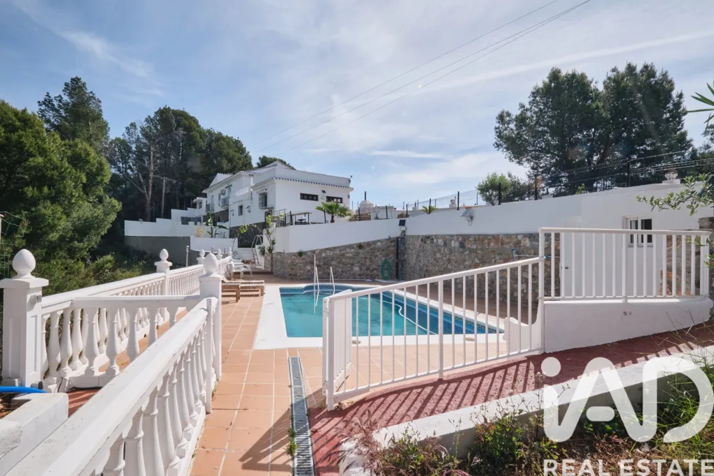 Bassein - Villa with Sea View in Cerro Velilla