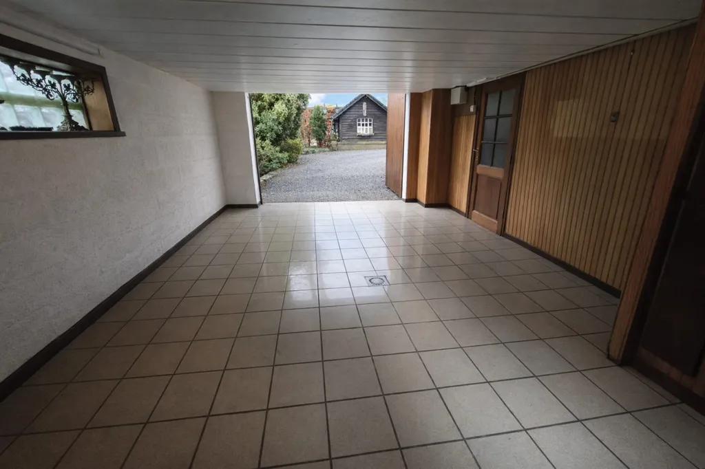 hallway_entrance