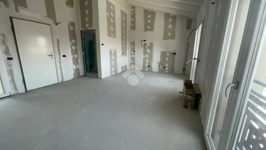 Stanze - Appartamento con terrazzo e box a Vaprio D'Adda