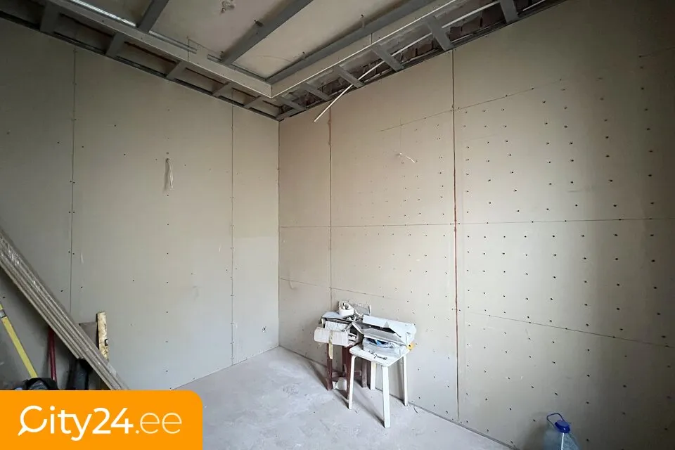 Pièces - Top Floor Apartment in Wooden House, Narva