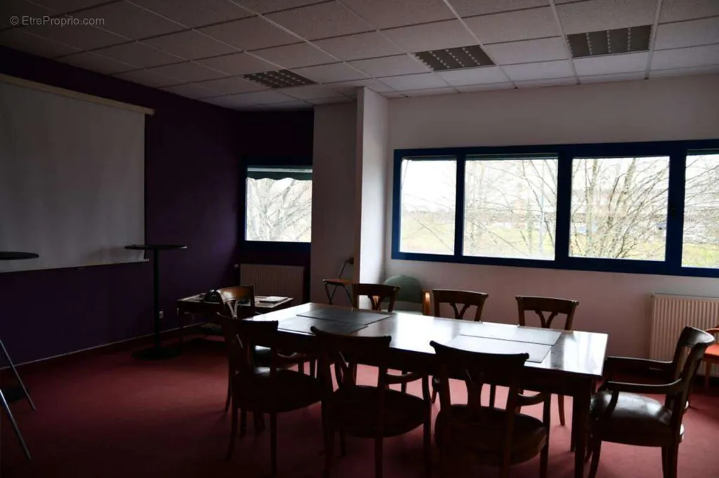Kabinet - Business Premises with Office Space in Ester Technopole