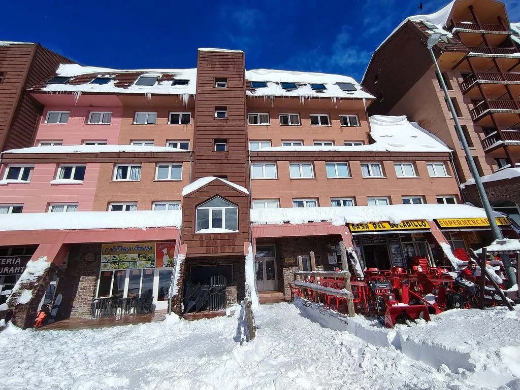 Exterior - Studio Apartment with Mountain View in Calle Escalar Ag. Astun