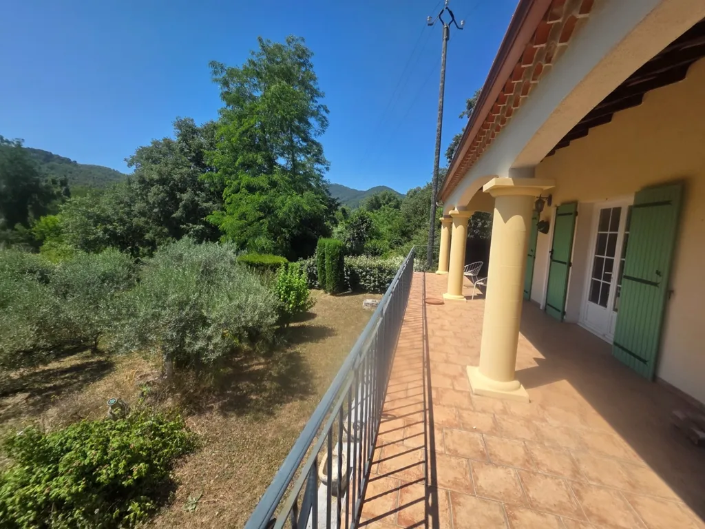 Terrass - Charming Villa with Terrace in Cendras