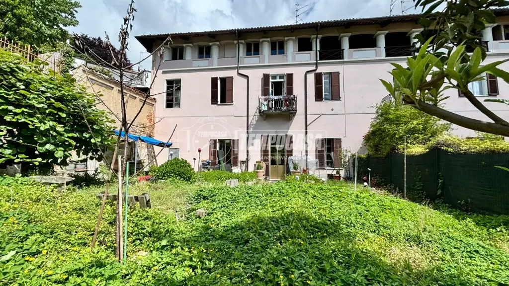 Aed - Triplex with Private Garden in Biella Centre