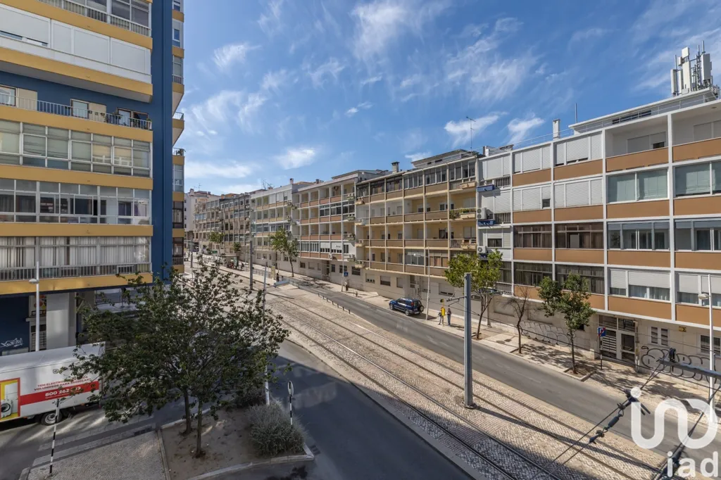 Esterno - 3-Bedroom Apartment with Ferry Access in Almada