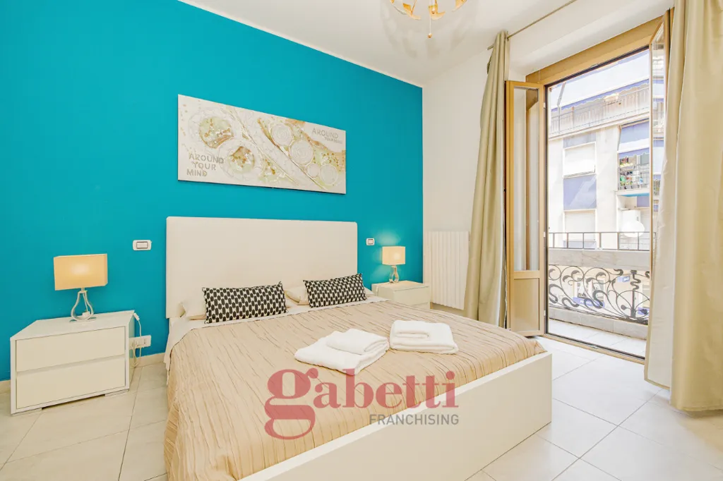 Camere da letto - Appartamento con terrazzino in stabile d'epoca a Milano