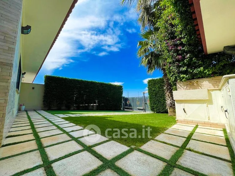 Garden - Elegant Villa with Garden in Trani