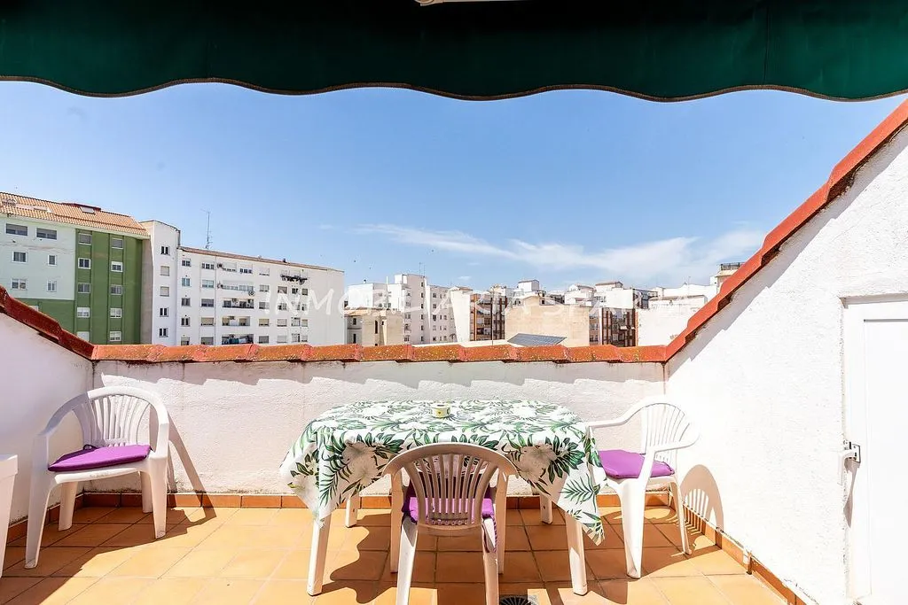Terrasse - Charming Duplex with Terrace in City Centre