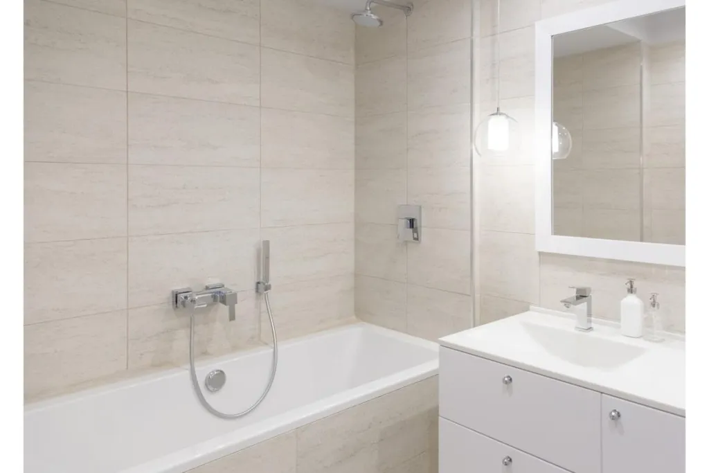Vannitoad - New T3 Apartment with Sea View in Sète