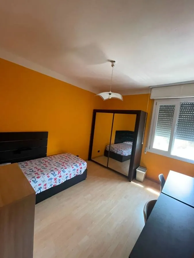 Chambres - Student Apartment with Balcony in Modena