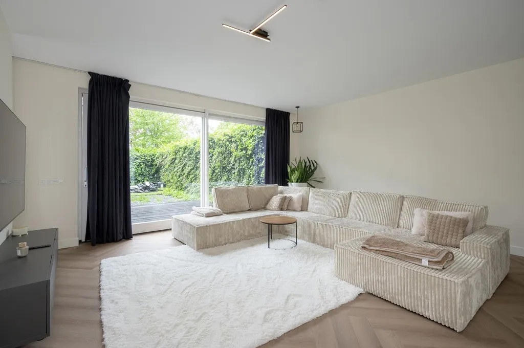 Elutuba - High-Quality Villa with Dachterras in Overgooi