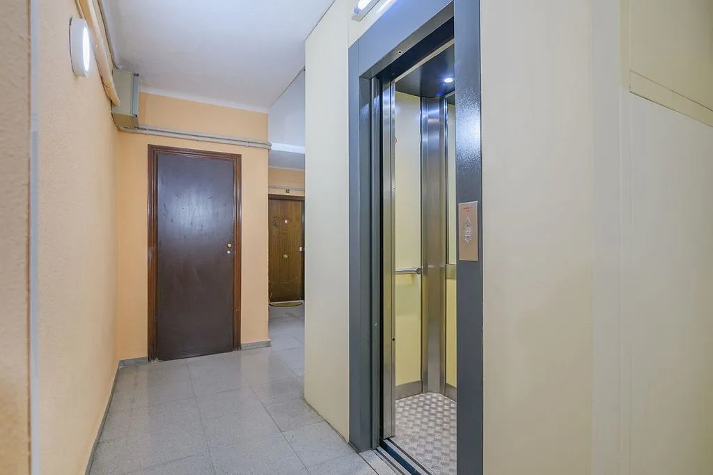 hallway_entrance
