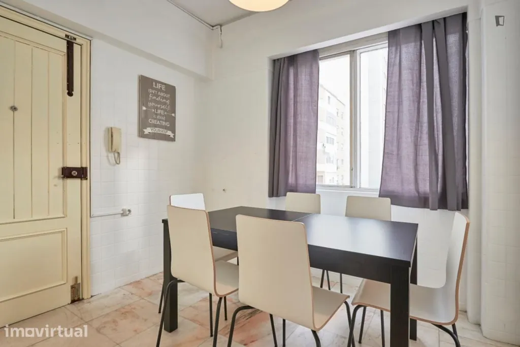 Dining Room - Student Room in Marquês de Pombal, Lisbon