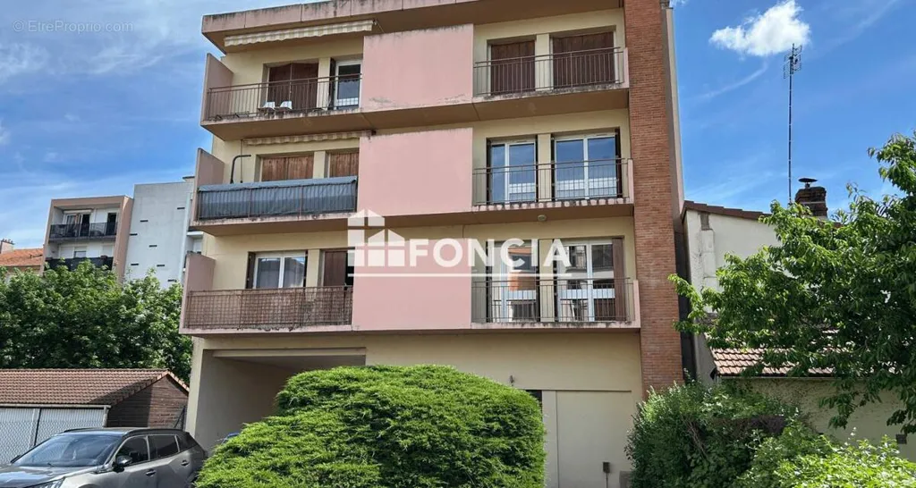 Exterior - Type 2 Flat with Balcony in Roanne