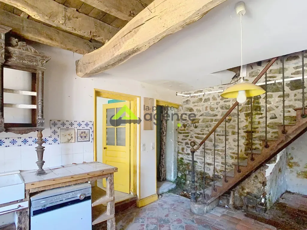Cuisine - Ensemble Immobilier à Rénover avec Terrasse à Aubusson