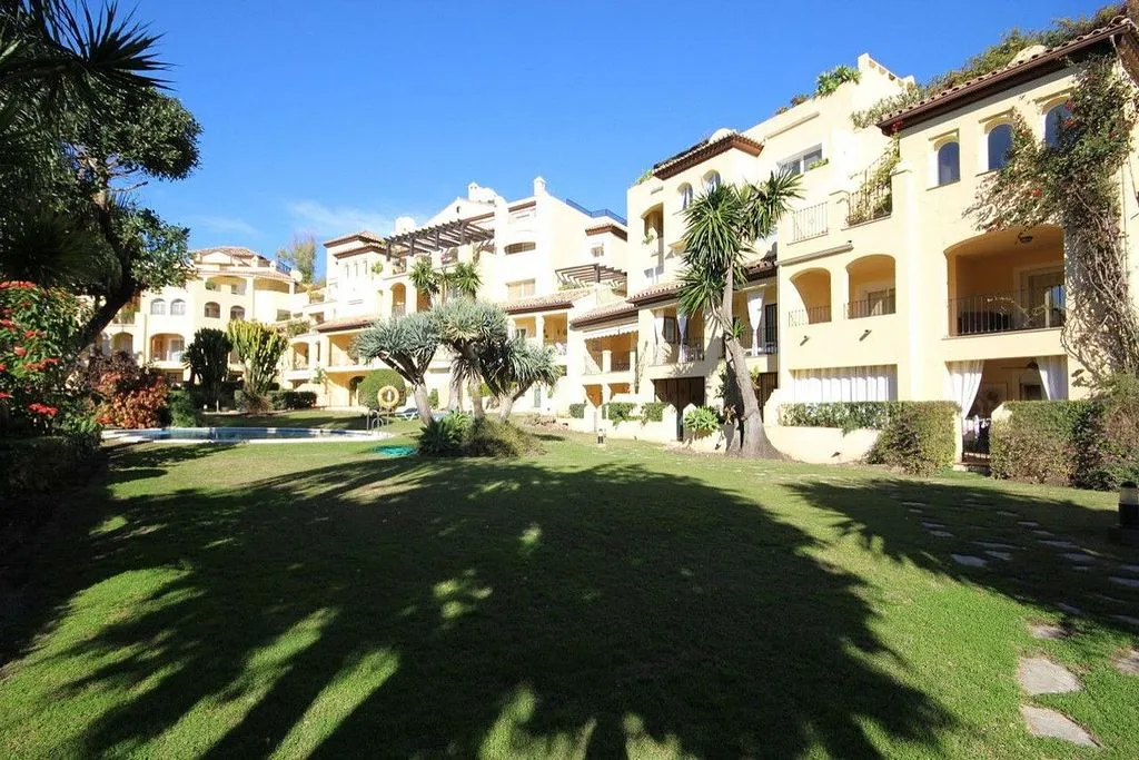 Garden - Apartment with Pool and Golf View in Guadalmina Alta
