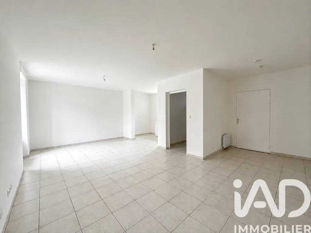 Rooms - Spacious Flat with Parking in La Roche-Derrien