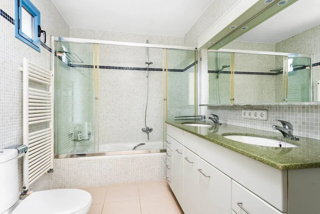Vannitoad - Detached House with Sea View in Sant Lluís