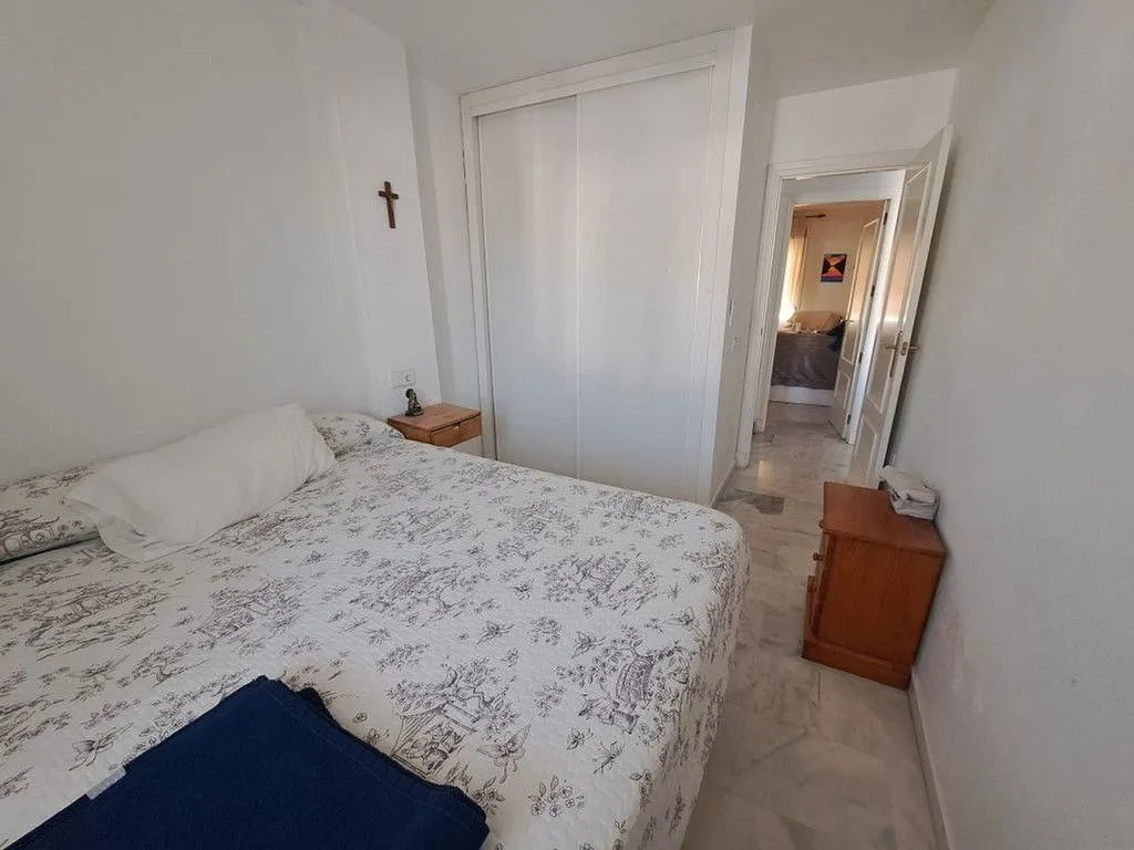 Chambres - 2-Bedroom Apartment with Terrace in Torrequebrada