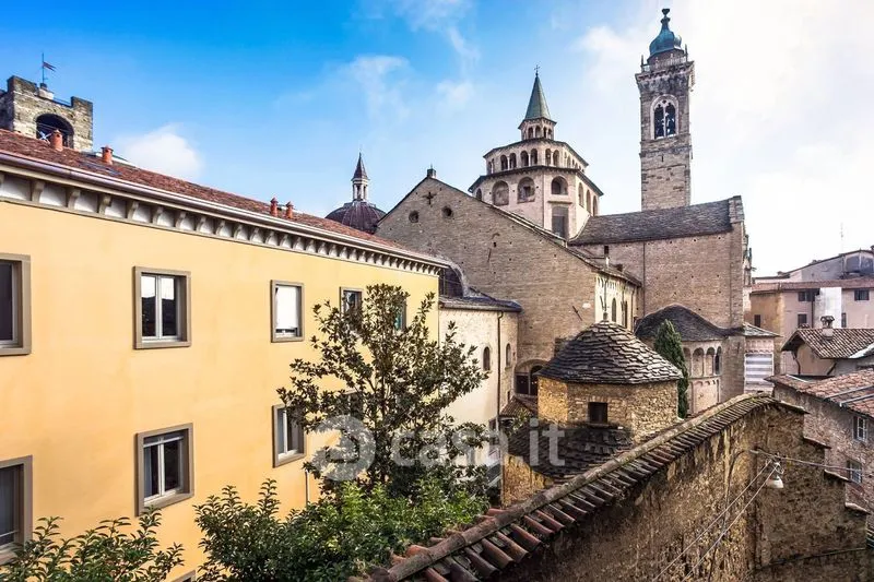 Garden - Furnished Flat with Balcony in Bergamo's Città Alta
