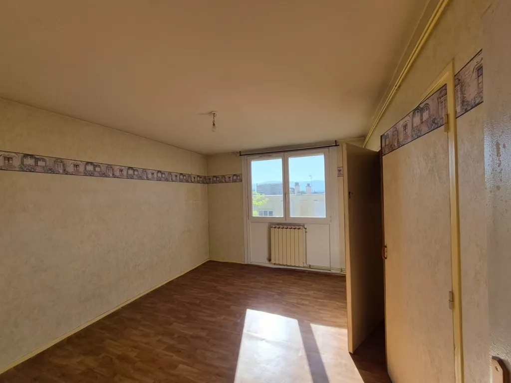 Pièces - Appartement Lumineux avec Balcon à Résidence Le Bretagne