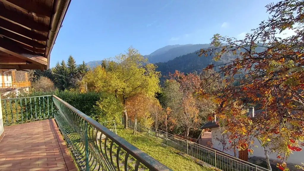 Rõdu - Bifamiliar Villa with Panoramic View in Marmentino