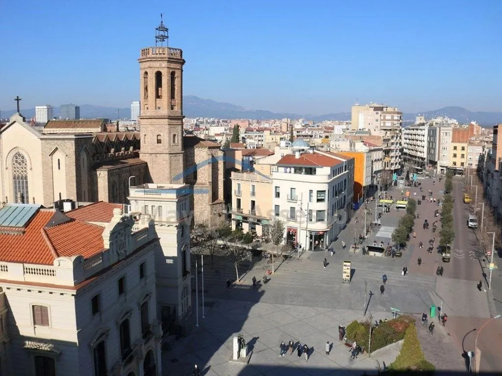 Luxury House with Lift in Sabadell Centre