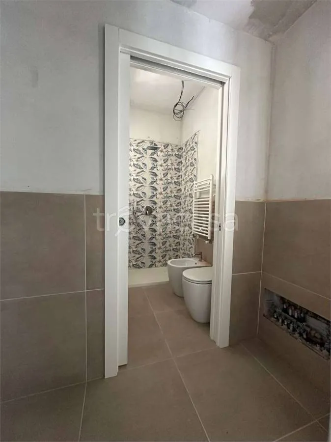 Bagni - Rented Flat with Balcony in Oleggio Centre