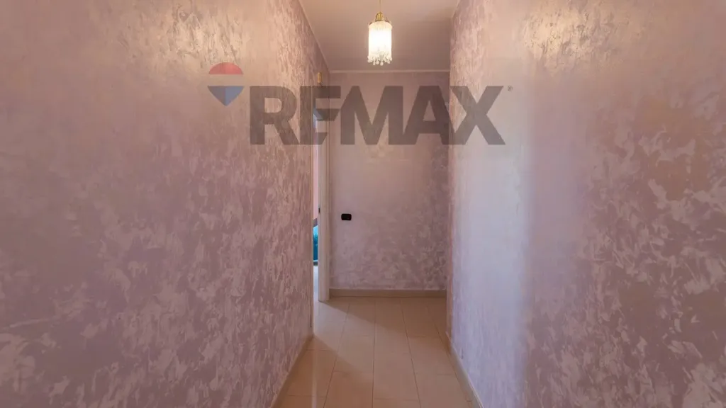 Esik - Spacious Apartment with Triple Exposure in Lentini