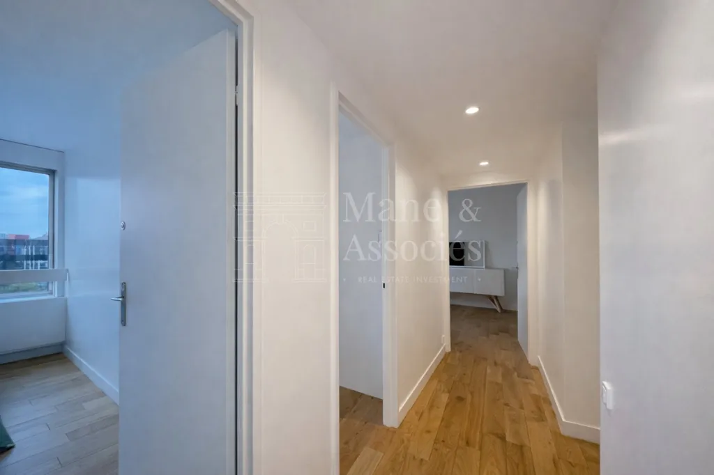 Esik - Spacious 4-Bed Flat in La Défense