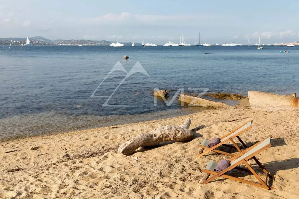 Luxury Villa with Private Beach in Gassin