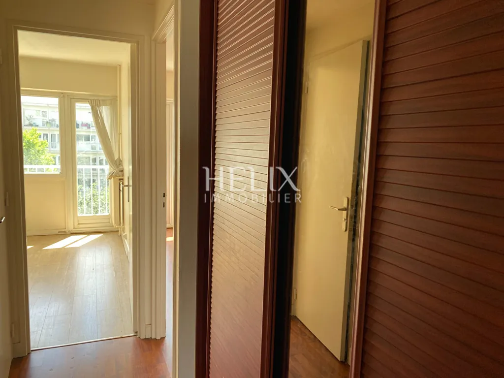 Esik - 3-Bed Flat with Balcony in Le Pecq Centre