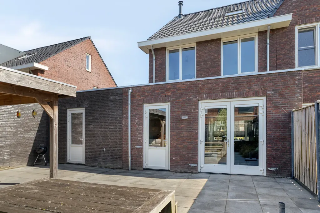 Terrasse - Spacious House with Garden in Oud Gastel
