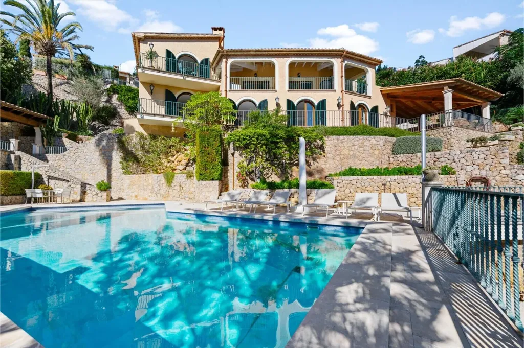 Bassein - Renovated Villa with Mountain Views in Pollensa