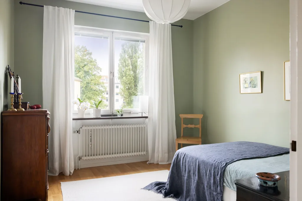 Magamistoad - Charming 2-Bedroom with Balcony in Årsta