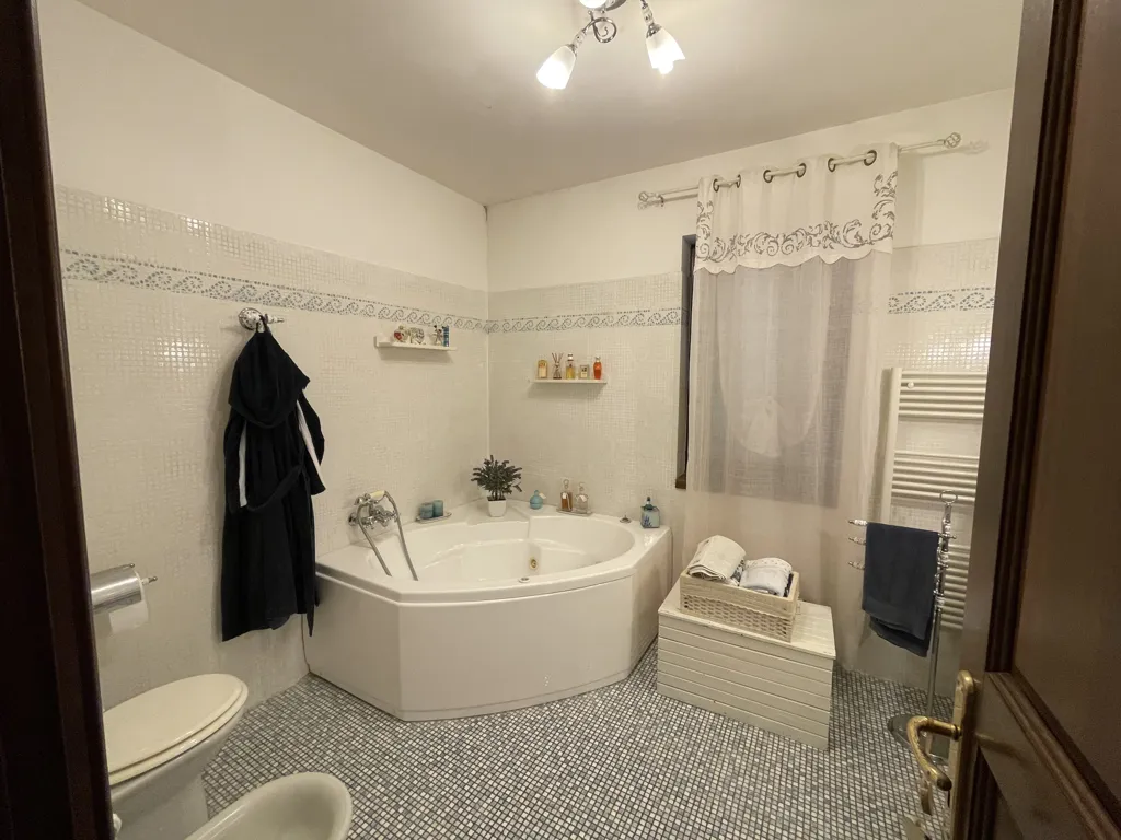 Salles de bain - Villa with Private Park in Campagnano di Roma