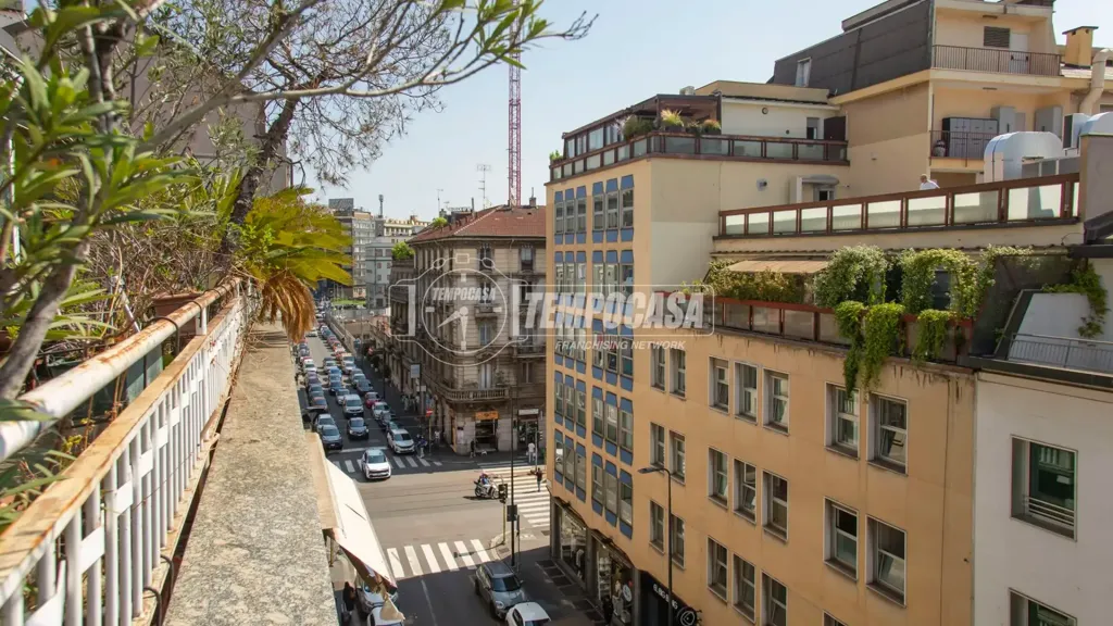 Rõdu - Apartment with Terrace in Milan