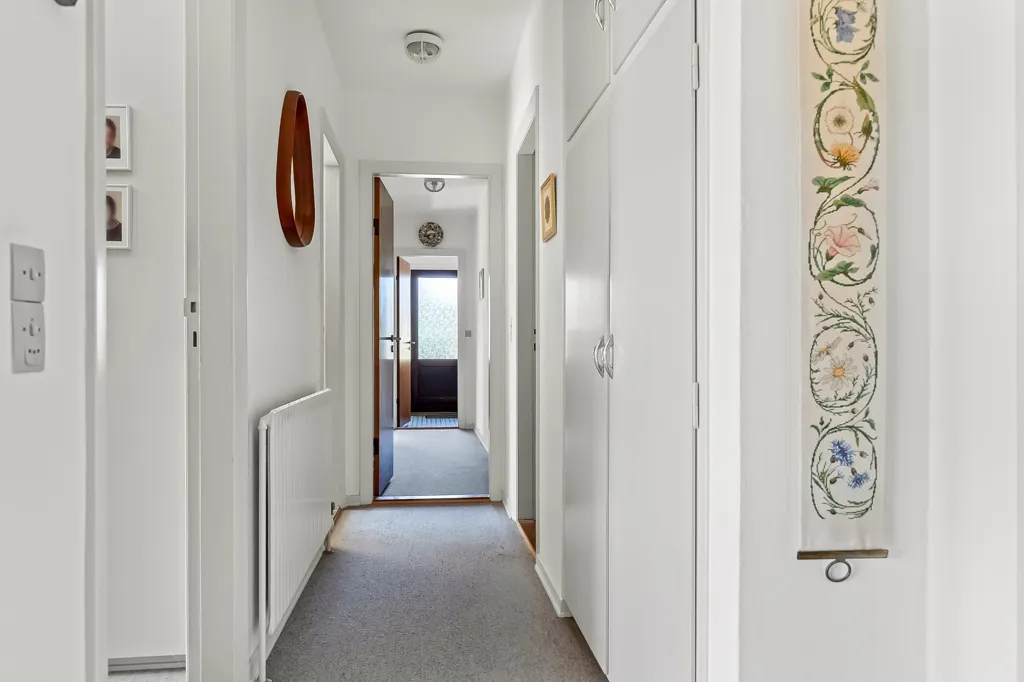 Hallway - Villa with Garden in Søndermarken, Vejle