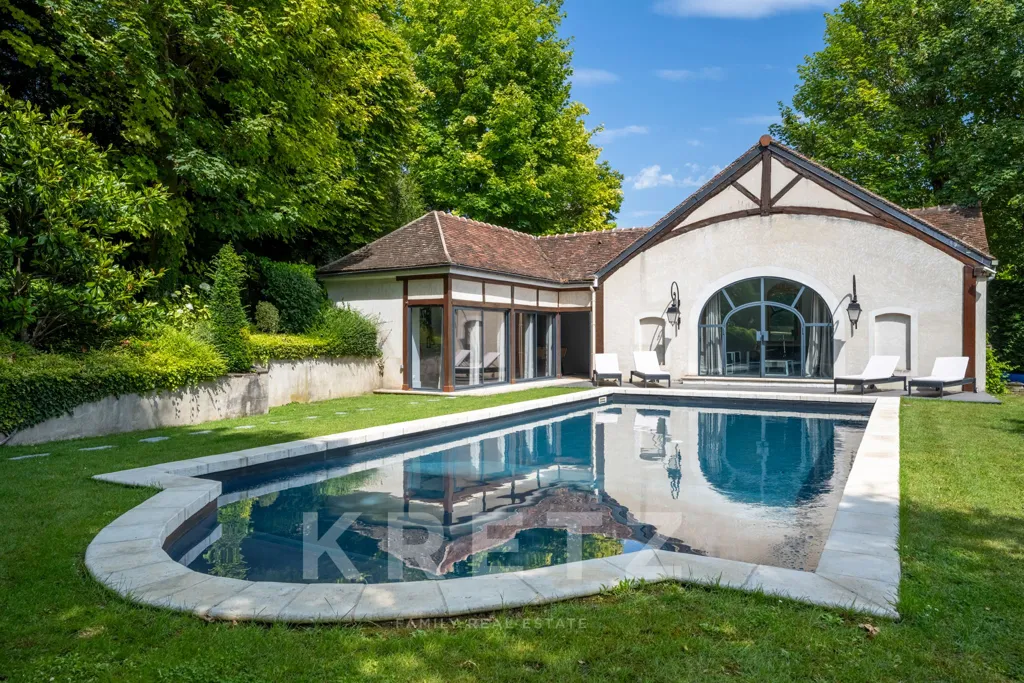 Piscine - Propriété de Caractère avec Piscine à Neauphle-le-Vieux