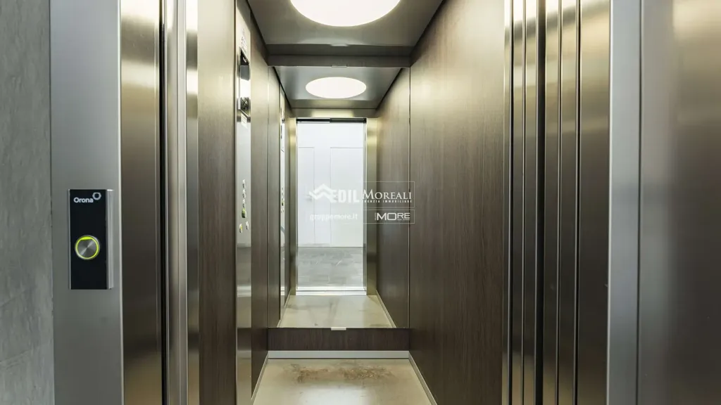 Esik - Luxury Penthouse with Loggia in Modena