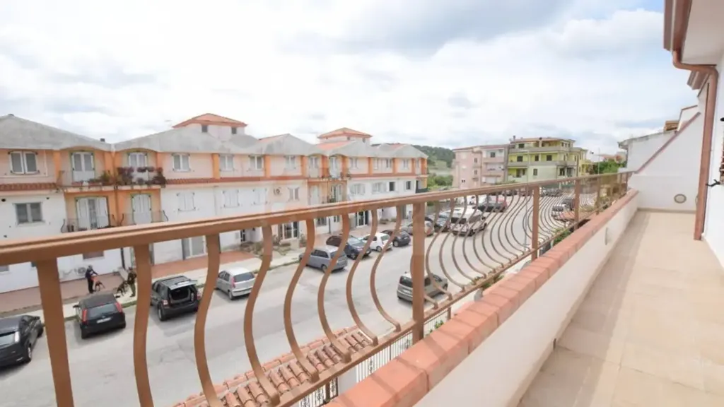Rõdu - Terraced Villa with Solar Panels in Nuoro
