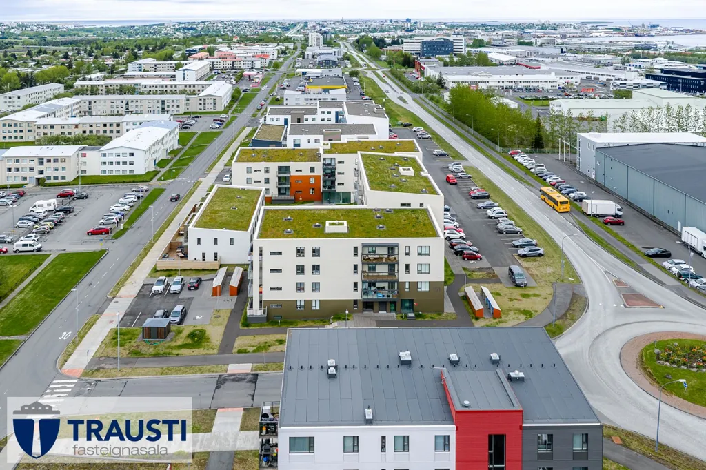 Vue aérienne - Modern Apartment with Balcony in Árbær