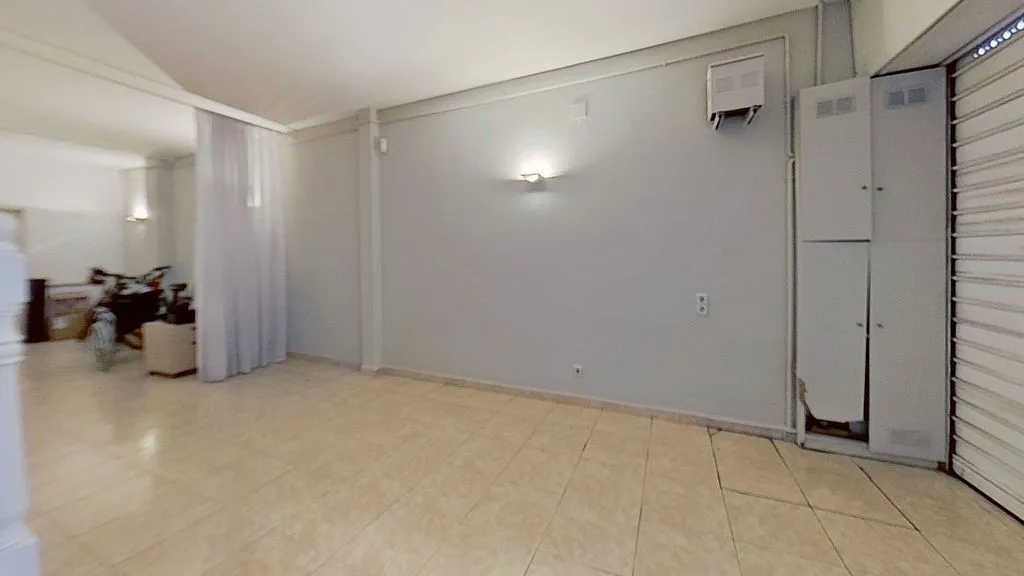 Garage - Luxury House with Lift in Sabadell Centre