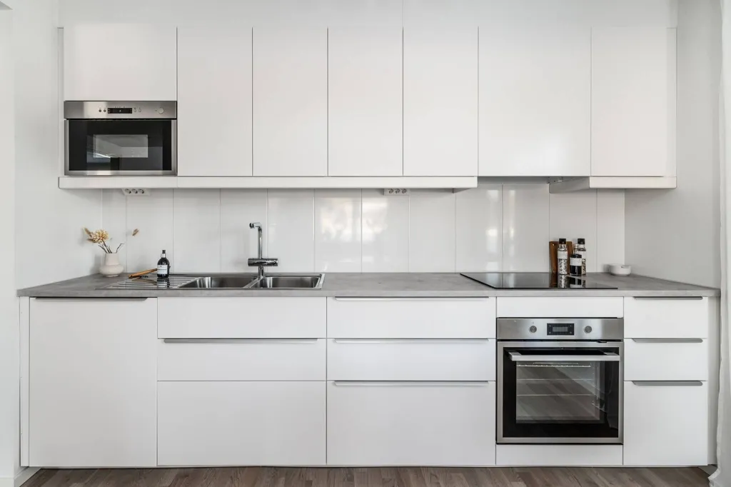 Cuisine - Modern Apartment with Lakeside Terrace in Sollentuna