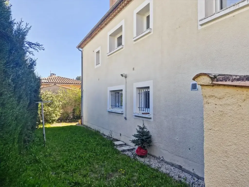 Aed - Two-Appartment House with Garden in Forcalquier